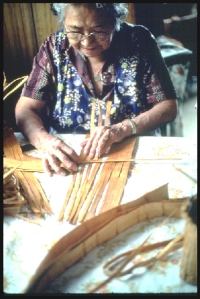 Louisa Anderson puts a weaving strip in place. Photograph by Margaret Anderson, 1980. missing: ../jpgs/4tsm-wmn/louisa16.jpg